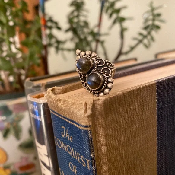 925 Labradorite Ring from Rajasthan - Picture 7 of 12